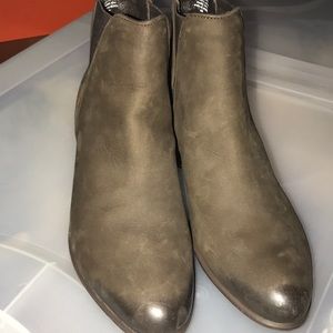 Steve Madden brown booties